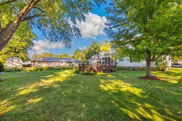 914 E Chamberlin Street, Dixon, IL 61021