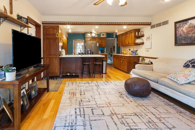 914 E Chamberlin Street, Dixon, IL 61021