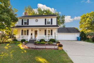 914 E Chamberlin Street, Dixon, IL 61021