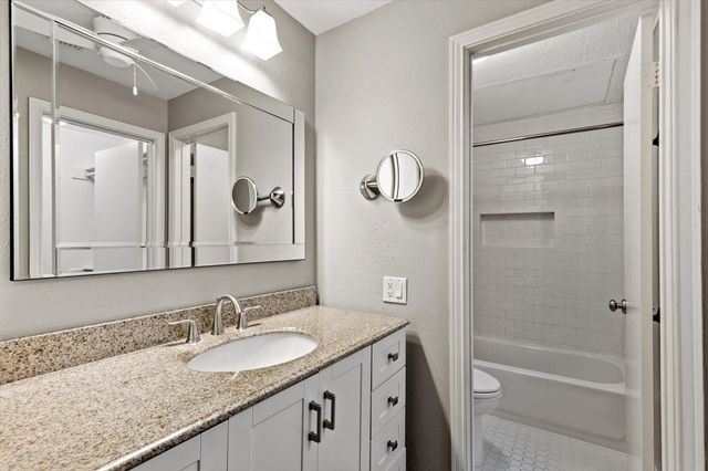 4403 Bellaire Drive S 224S, Fort Worth, TX 76109