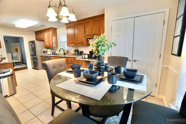 603 Castlebrook Drive, Prattville, AL 36066