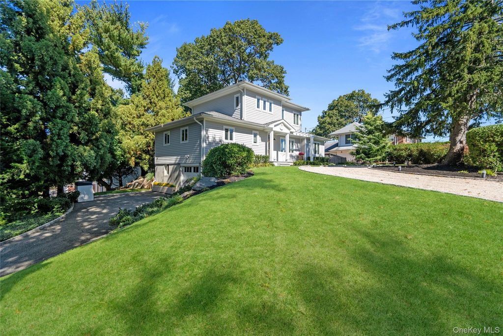 646 The Concourse, Oyster Bay, NY 11771 — exterior