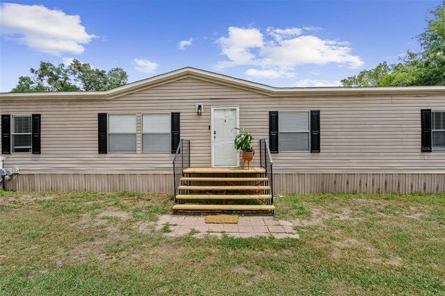 3511 S PALM AVENUE, Palatka, FL 32177