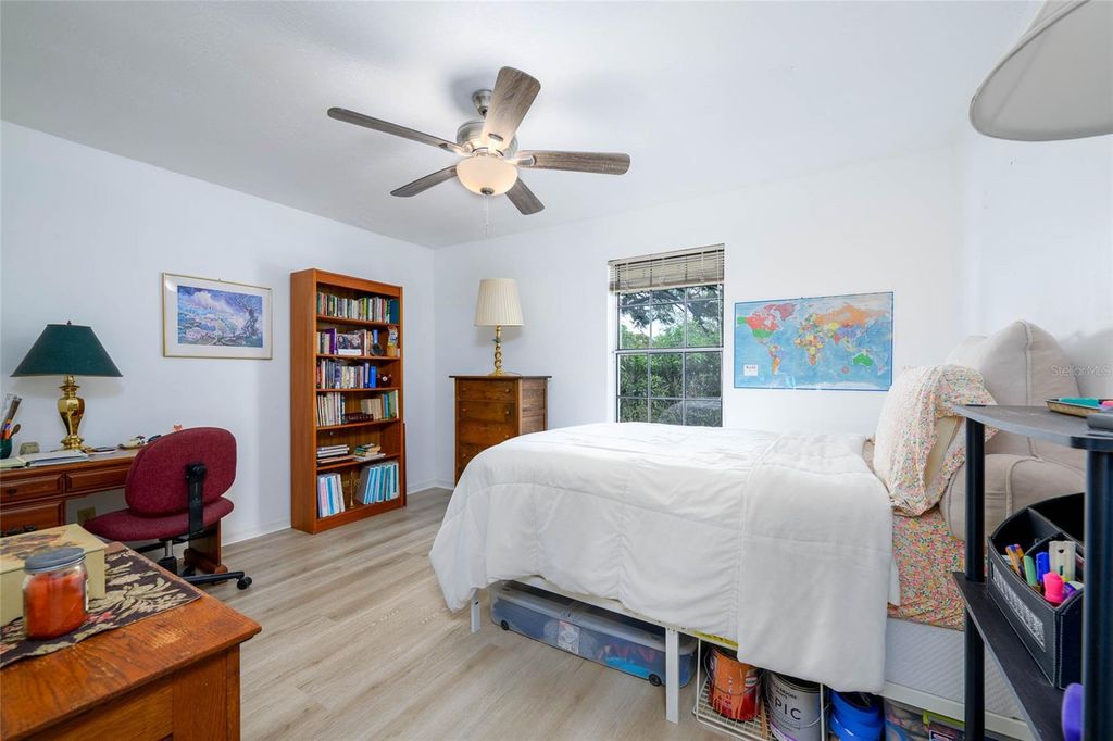 Image 7 of property listing at 4004 CROSSROADS PLACE, Casselberry, FL 32707