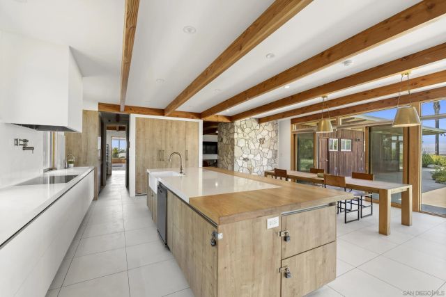 1226 Via Del Cerro, Vista, CA 92084