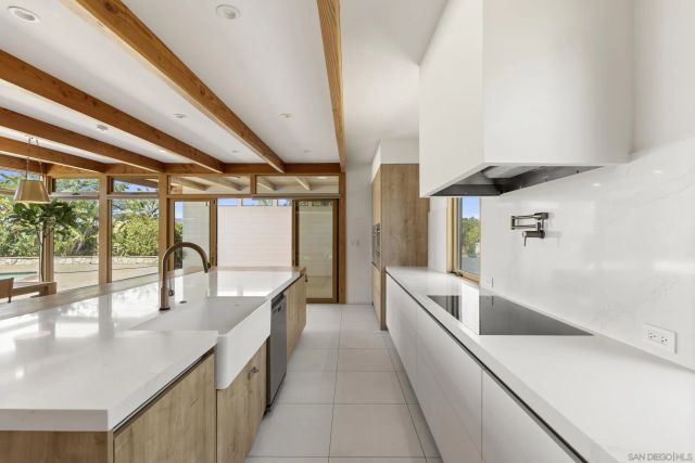 1226 Via Del Cerro, Vista, CA 92084