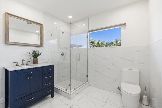 1226 Via Del Cerro, Vista, CA 92084