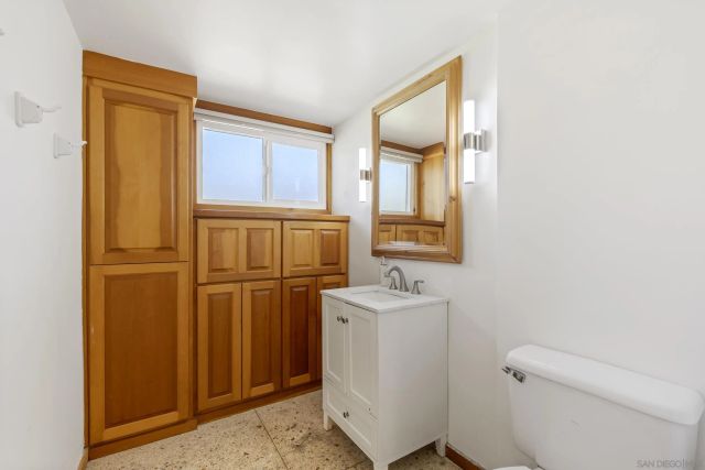 1226 Via Del Cerro, Vista, CA 92084