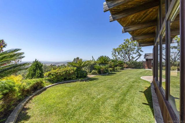 1226 Via Del Cerro, Vista, CA 92084