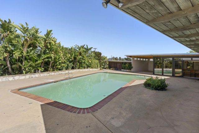 1226 Via Del Cerro, Vista, CA 92084