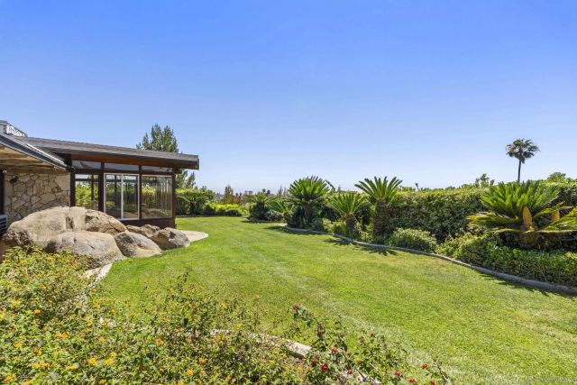 1226 Via Del Cerro, Vista, CA 92084