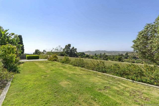 1226 Via Del Cerro, Vista, CA 92084