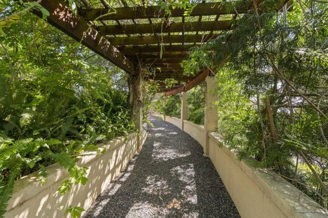1226 Via Del Cerro, Vista, CA 92084