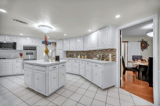 504 Cholla Court, Fort Worth, TX 76112