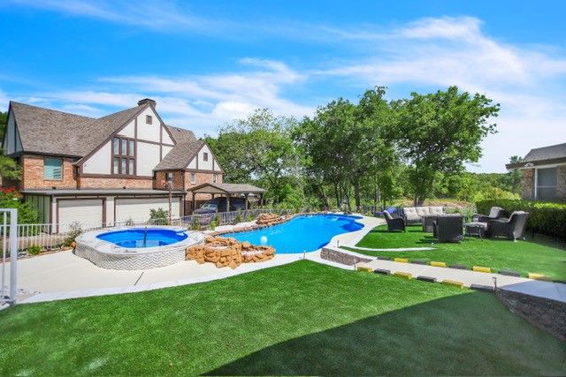 504 Cholla Court, Fort Worth, TX 76112