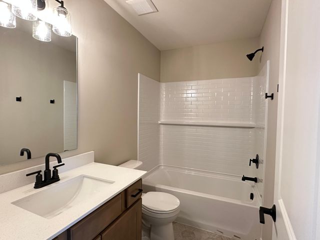 1664 Lund Way, Shakopee, MN 55379