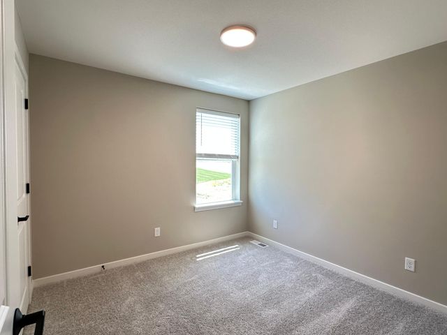 1664 Lund Way, Shakopee, MN 55379