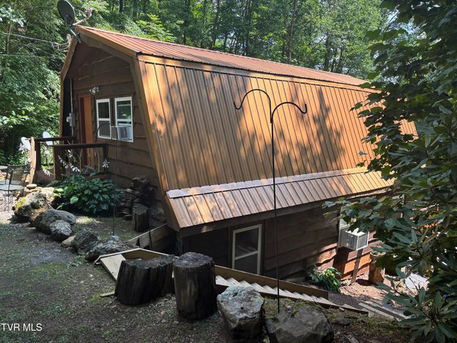 100 Gate Hollow Road, Mountain City, TN 37683