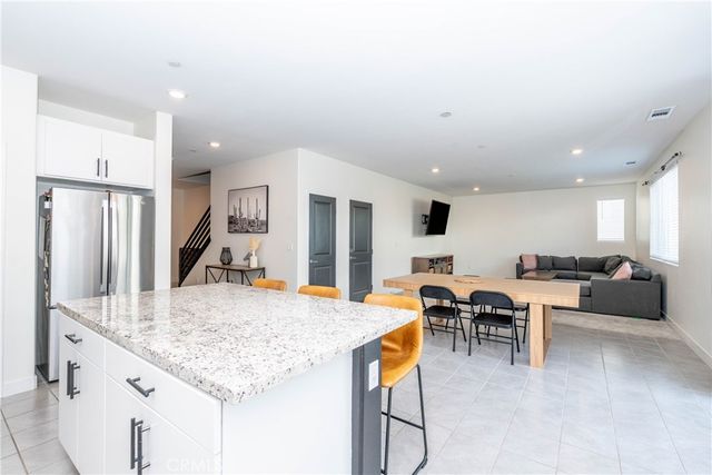 554 Cumberland Road, Rialto, CA 92377