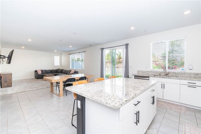 554 Cumberland Road, Rialto, CA 92377