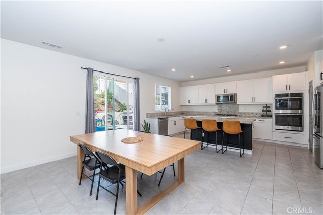 554 Cumberland Road, Rialto, CA 92377