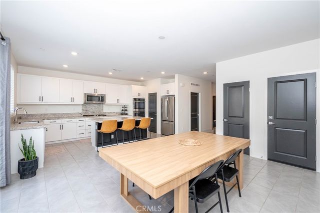 554 Cumberland Road, Rialto, CA 92377