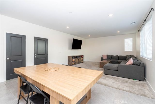 554 Cumberland Road, Rialto, CA 92377