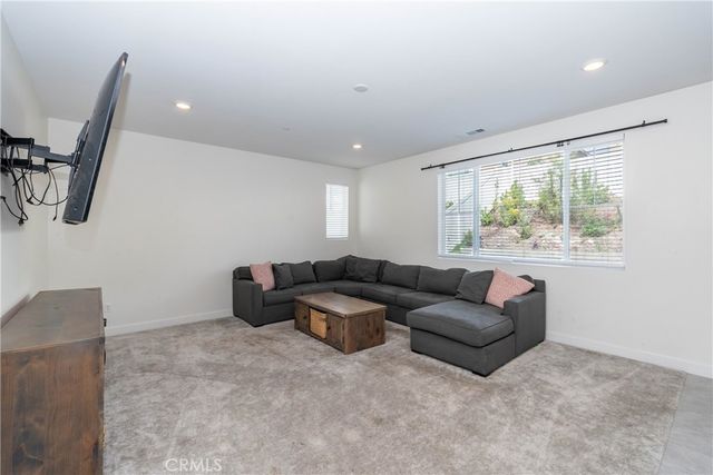 554 Cumberland Road, Rialto, CA 92377