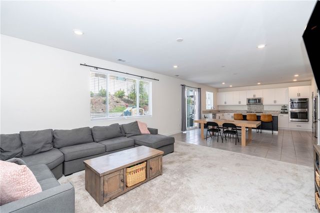 554 Cumberland Road, Rialto, CA 92377