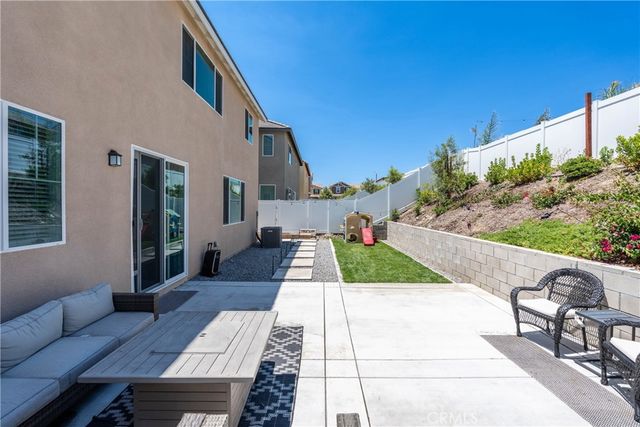 554 Cumberland Road, Rialto, CA 92377