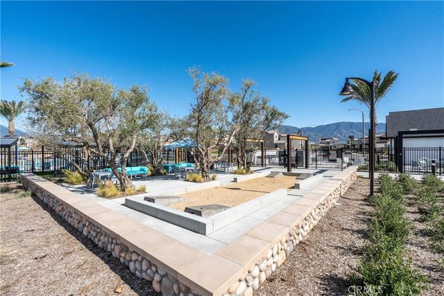 554 Cumberland Road, Rialto, CA 92377