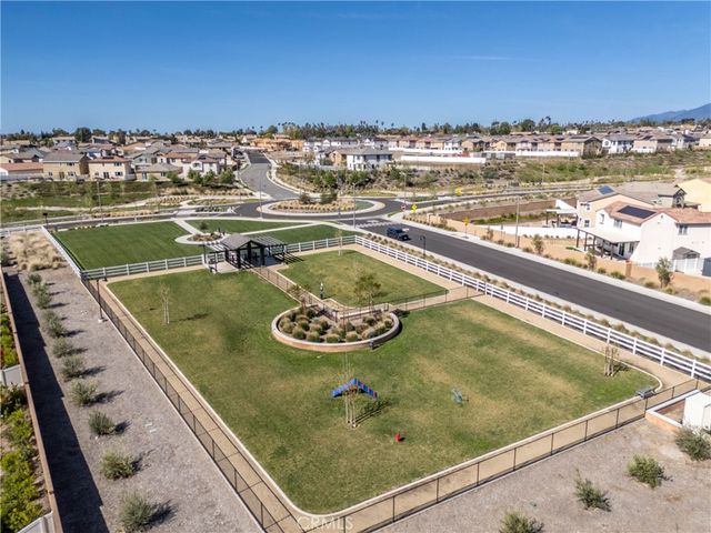 554 Cumberland Road, Rialto, CA 92377