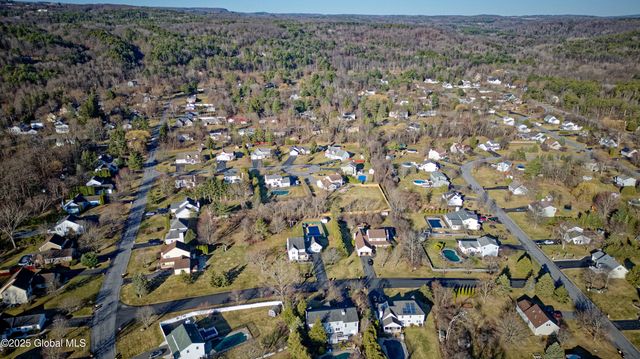 4 Groot Drive, Altamont, NY 12009
