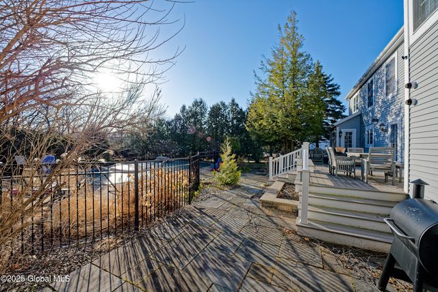 4 Groot Drive, Altamont, NY 12009
