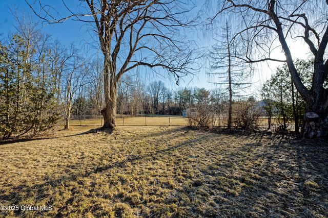 4 Groot Drive, Altamont, NY 12009