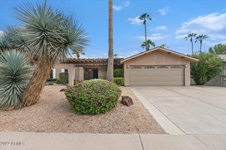 8825 E KALIL Drive, Scottsdale, AZ 85260