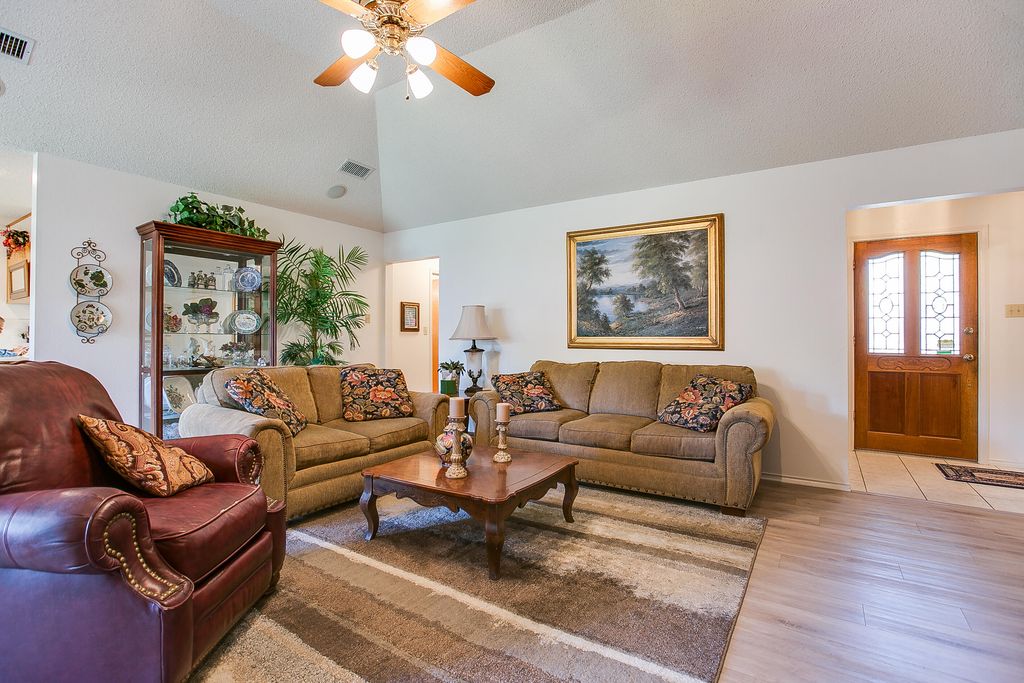 Image 10 of property listing at 3514 Windmill Drive, San Angelo, TX 76904