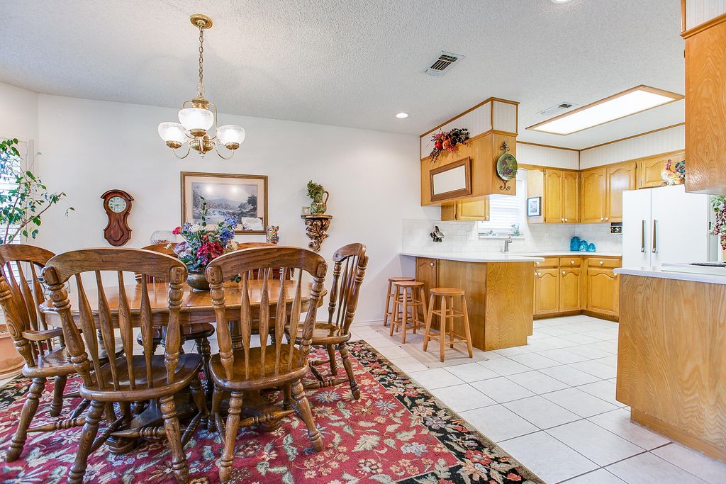 Image 13 of property listing at 3514 Windmill Drive, San Angelo, TX 76904