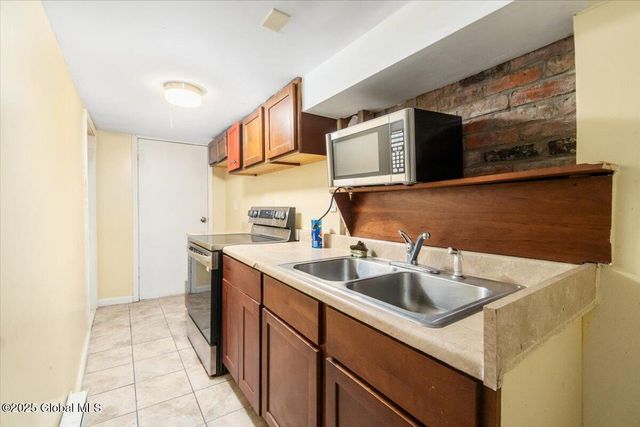 397 Clinton Avenue, Albany, NY 12206