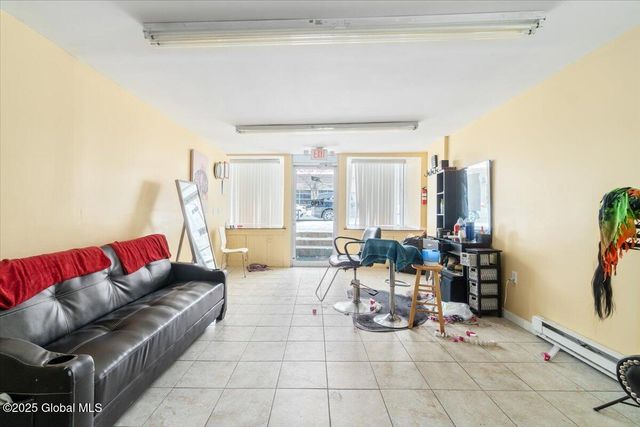 397 Clinton Avenue, Albany, NY 12206