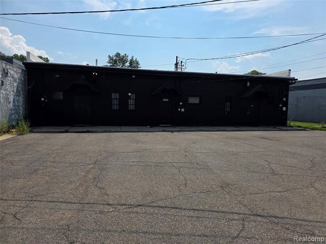 10620 W 9 Mile Road, Oak Park, MI 48237