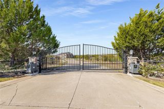 3136 Sanctuary Drive, Grand Prairie, TX 75104