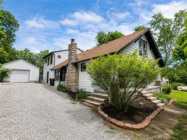 9214 Chestnut Avenue, Kansas City, MO 64132