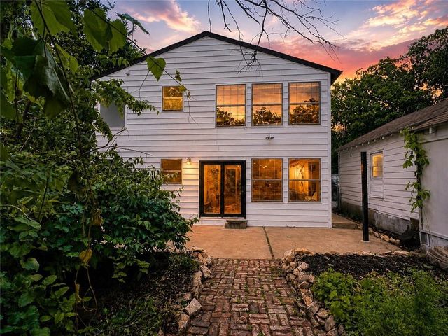 9214 Chestnut Avenue, Kansas City, MO 64132
