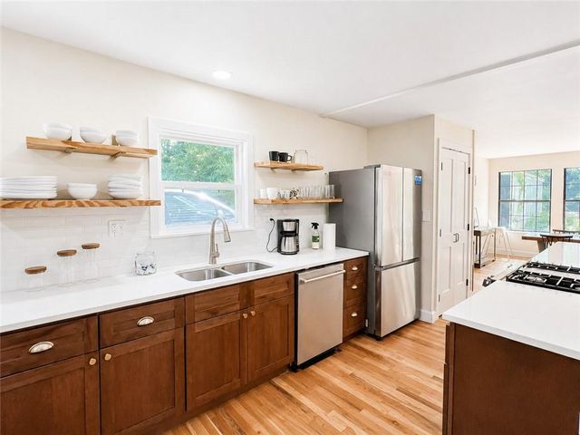 9214 Chestnut Avenue, Kansas City, MO 64132