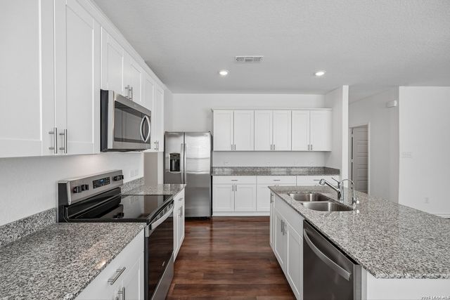 1131 PIGEON LN, Marion, TX 78124