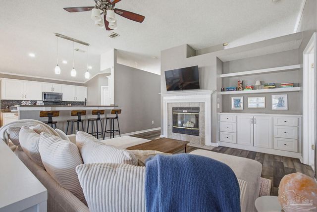 676 Buoy Dr, Pensacola, FL 32507