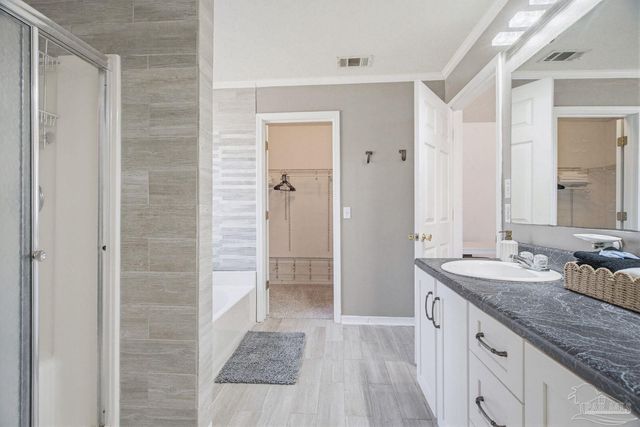 676 Buoy Dr, Pensacola, FL 32507