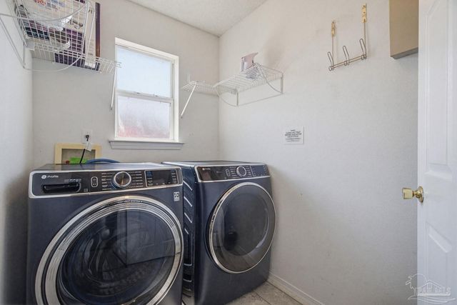 676 Buoy Dr, Pensacola, FL 32507