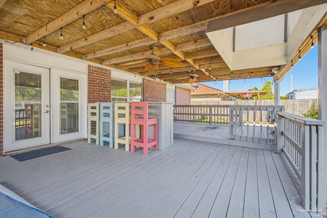 676 Buoy Dr, Pensacola, FL 32507